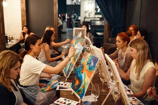 Фотосессии и арт-мастер-классы: как найти креативный досуг в своём городе