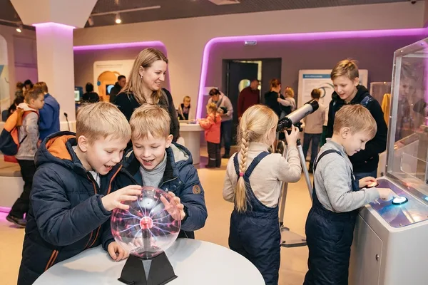 Куда пойти с детьми на выходных: идеи для активного семейного досуга