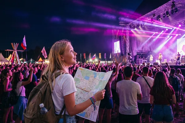Первый фестиваль: полный гид для новичков — что взять, чего ожидать, как не потеряться